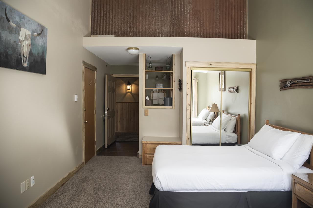 Hotel Arrowhead Mountain Cimarron
